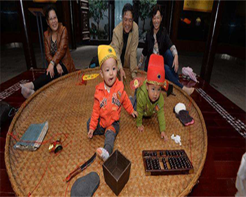 输卵管积水是否影响试管婴儿成功率？